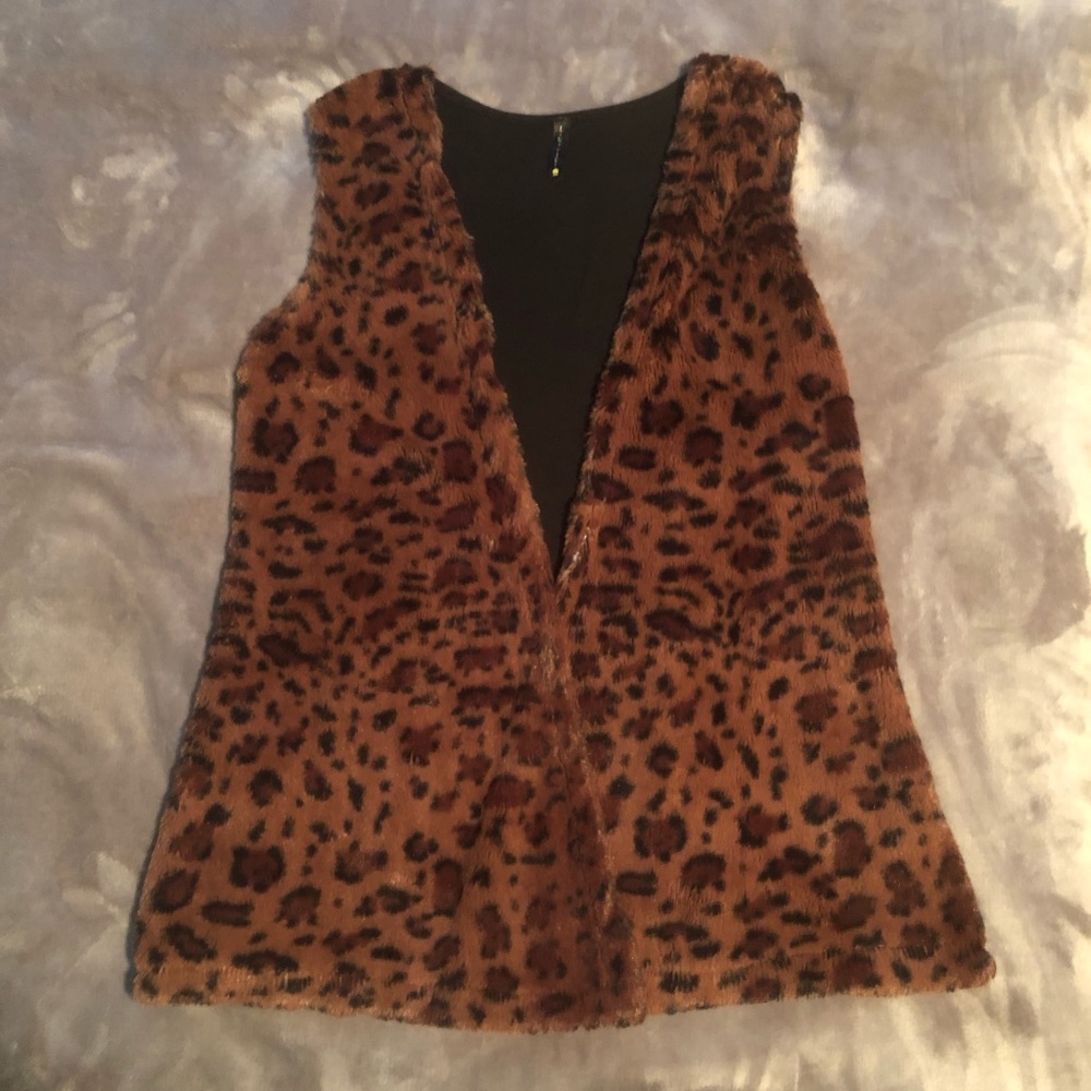 Leopard Print/Black Vest. Size Large. - Picture 1 of 6